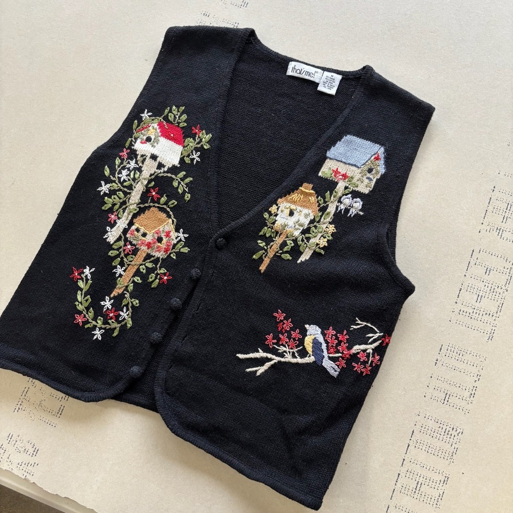 Vintage 90s That's Me Birdhouse Embroidered Sweater Vest
